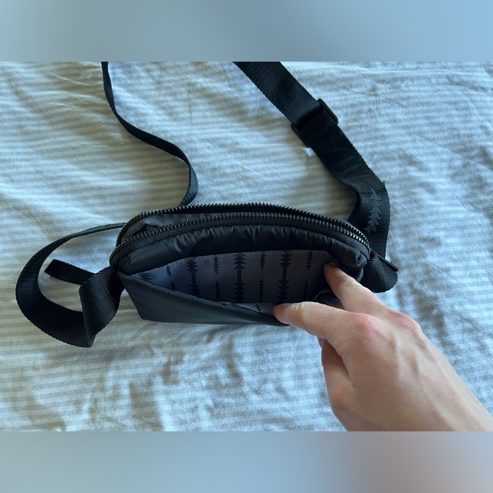Thacker aurora nylon crossbody belt bag - Picture 9 of 9